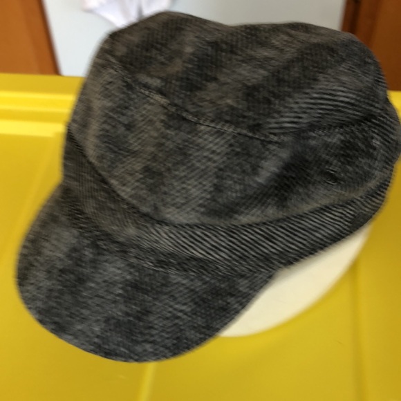 ⭐️ 5/$20 ⭐️ Hats! - Picture 2 of 3